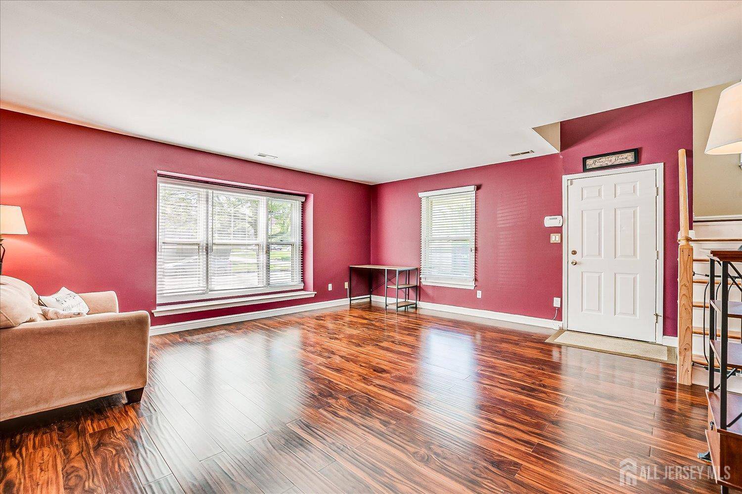 Sayreville, NJ 08872,7 Heather WAY