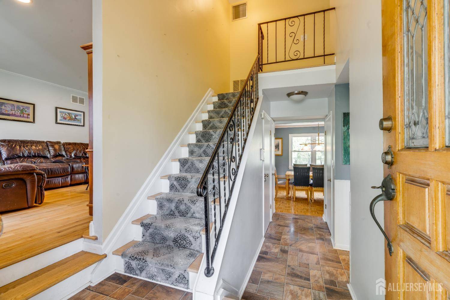 South Brunswick, NJ 08824,24 Christopher AVE