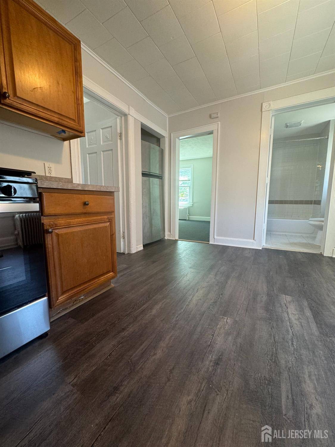 Carteret, NJ 07008,40 John ST #2