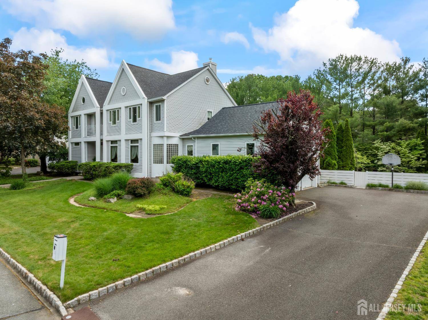 East Brunswick, NJ 08816,10 Jason DR