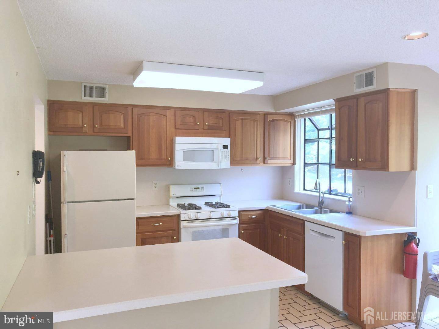 Plainsboro, NJ 08540,92 Sayre DR