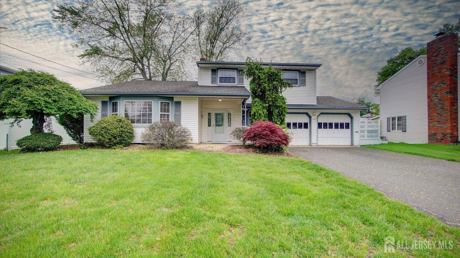 North Brunswick, NJ 08902,1487 Columbia DR