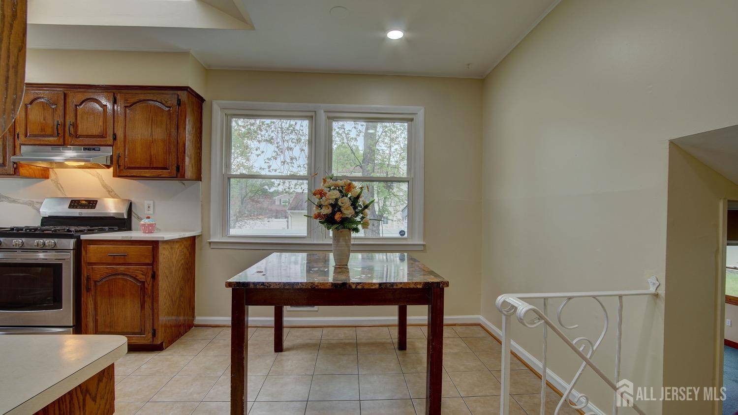 North Brunswick, NJ 08902,1487 Columbia DR
