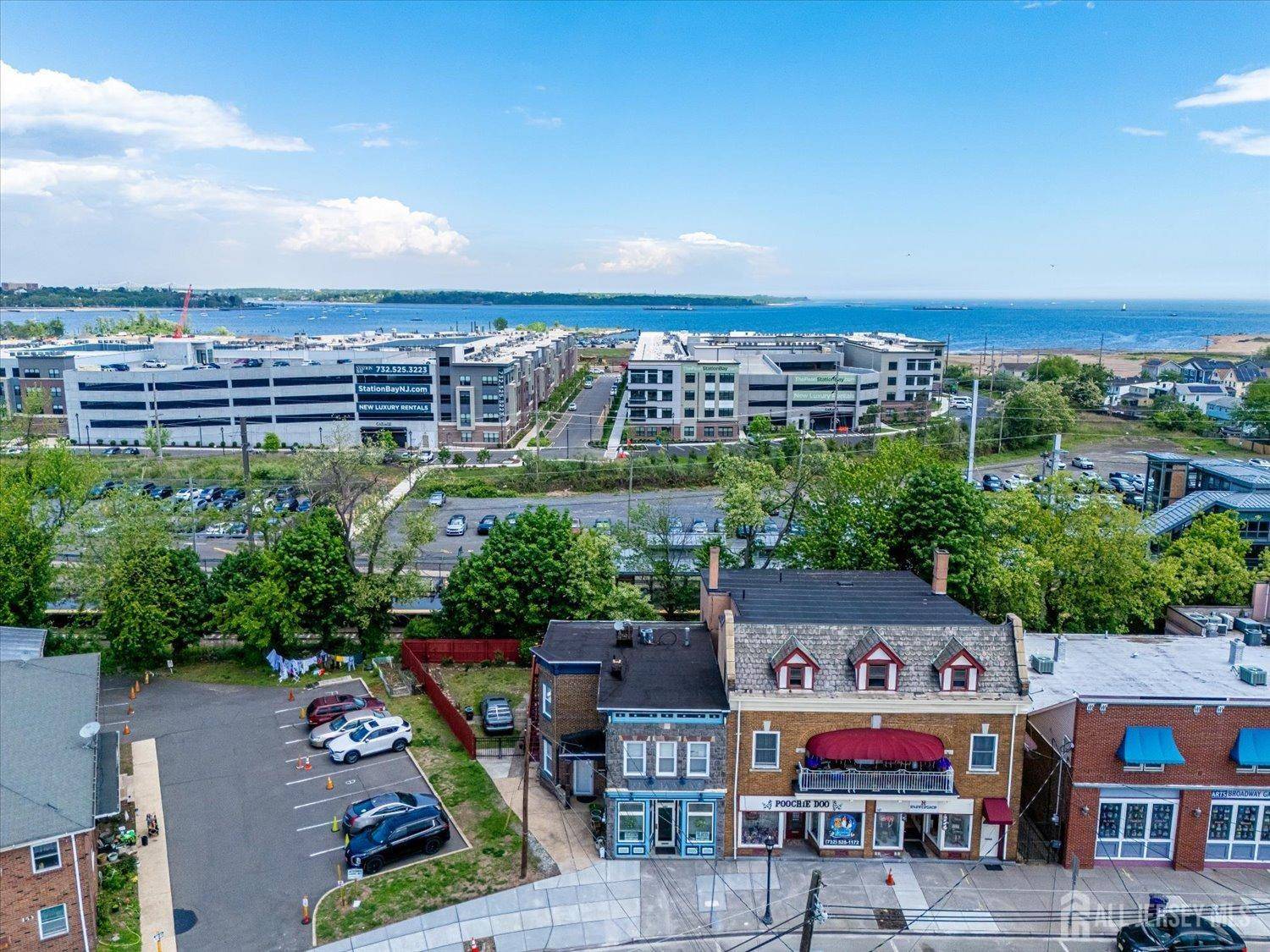 South Amboy, NJ 08879,151 N Broadway N
