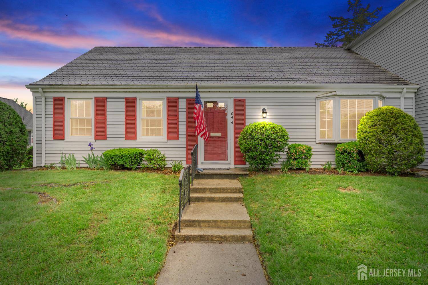 Monroe, NJ 08831,104 GLENWOOD LN #A