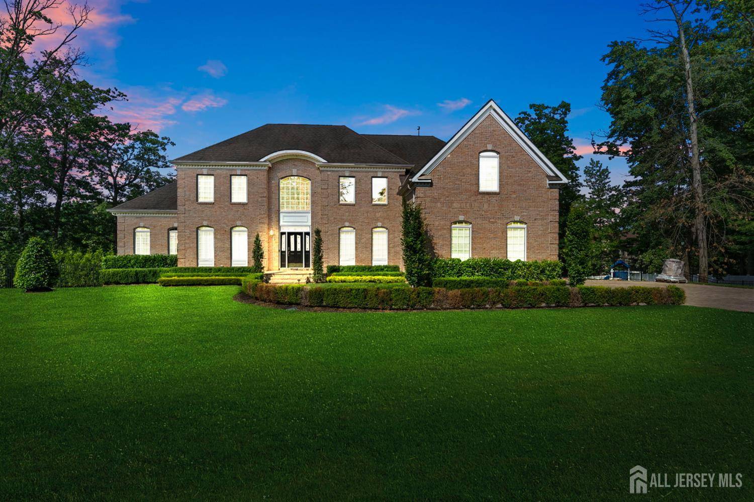 Monroe, NJ 08831,3 Lexington CT