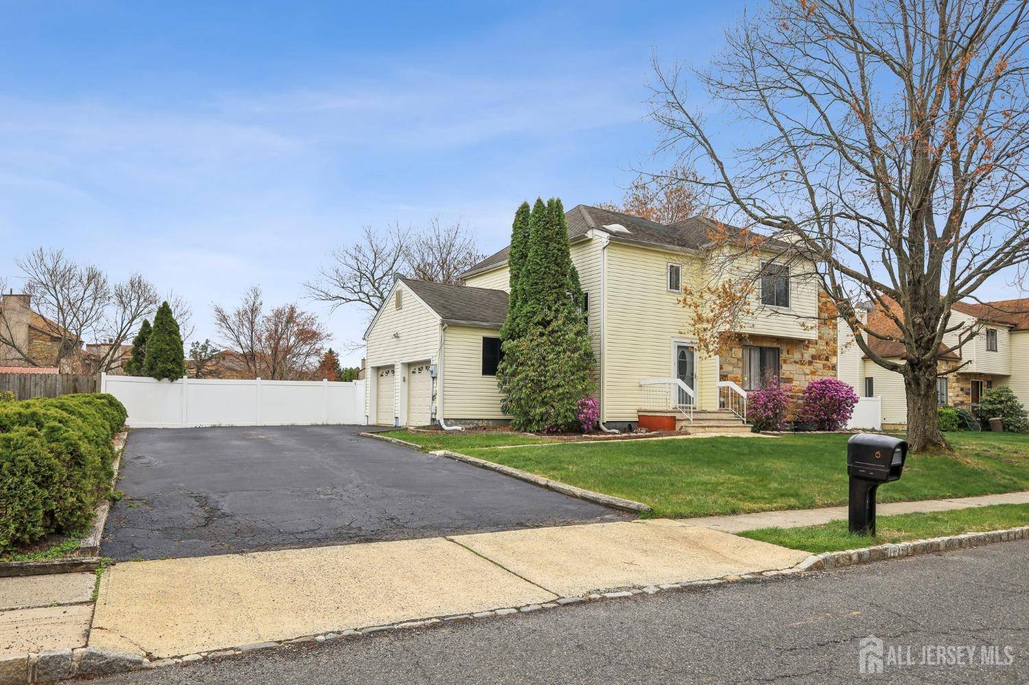 Old Bridge, NJ 08857,6 SCHINDLER DR S