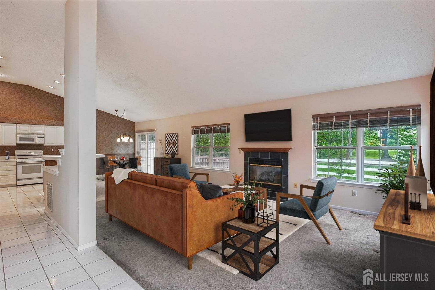 Monroe, NJ 08831,6 Cypress Point LN