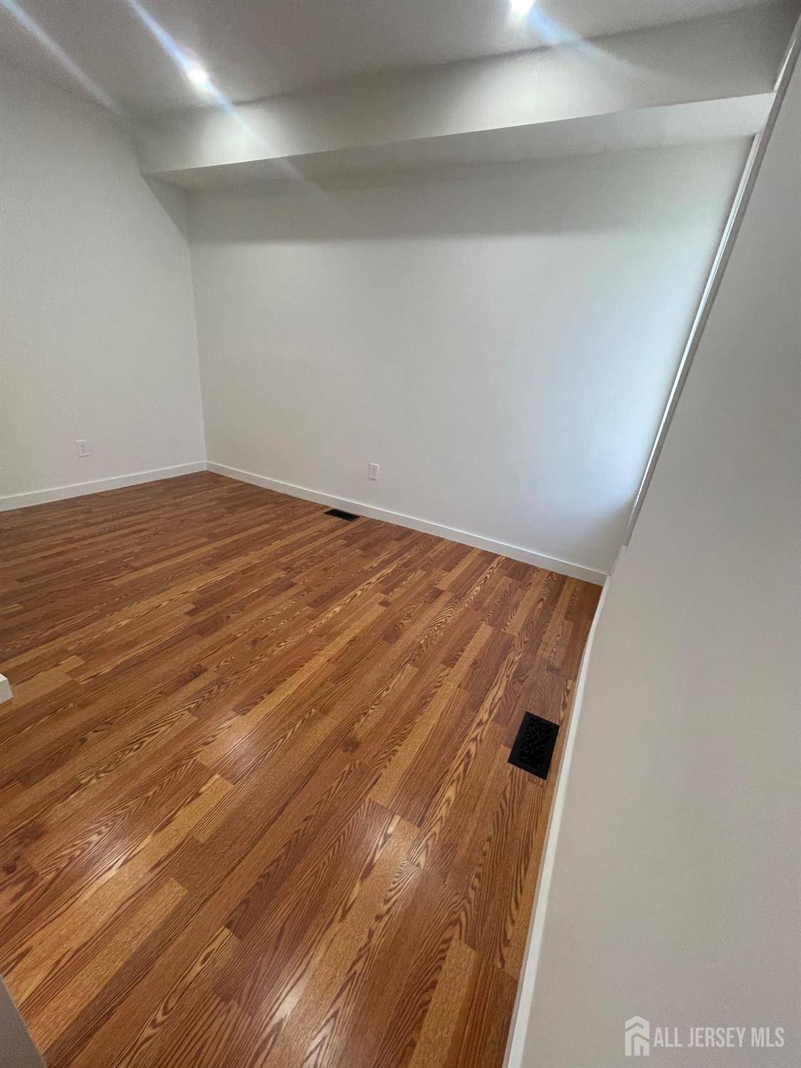 South Amboy, NJ 08879,310 S John ST