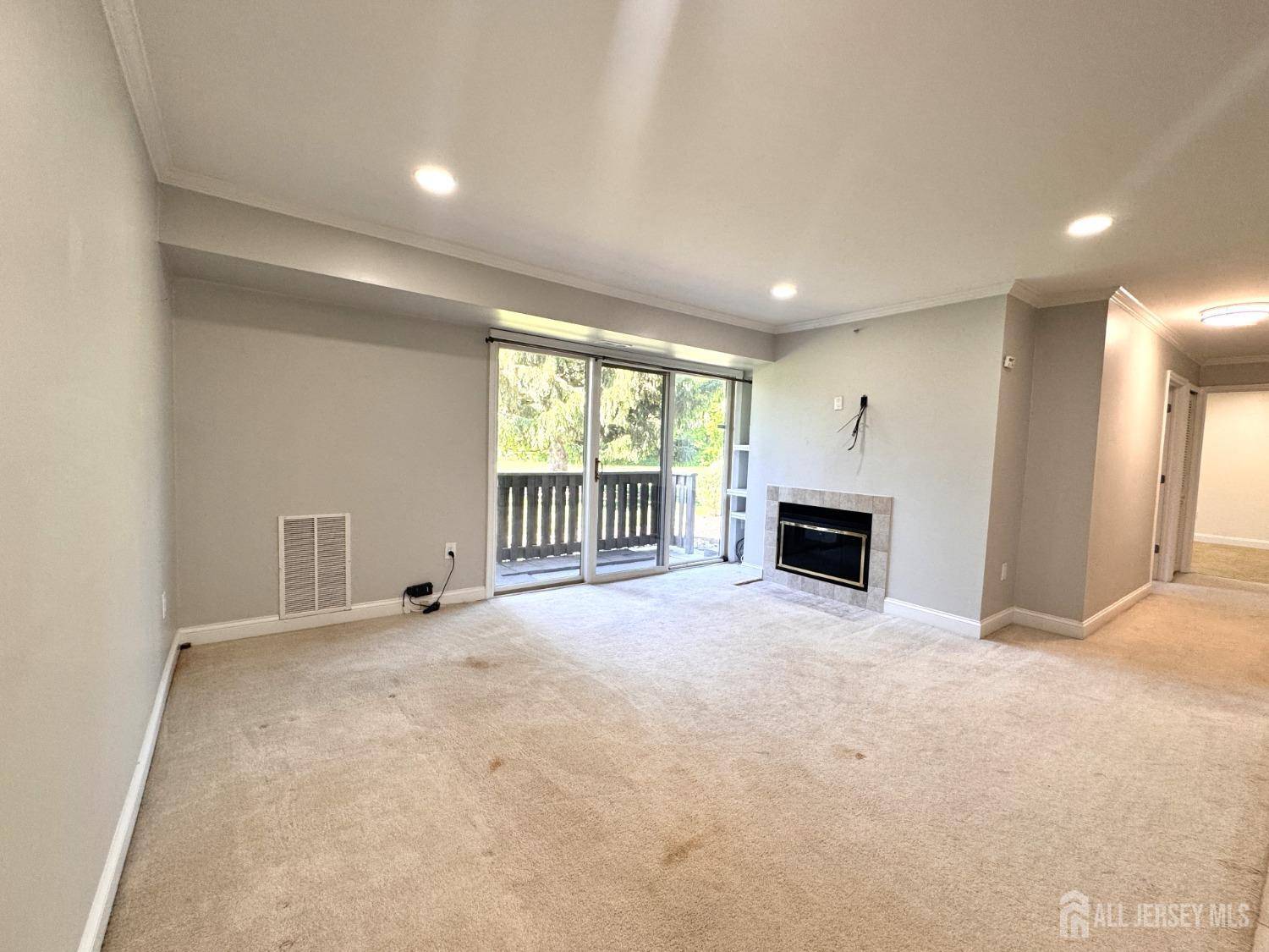 Plainsboro, NJ 08536,1019 Aspen DR