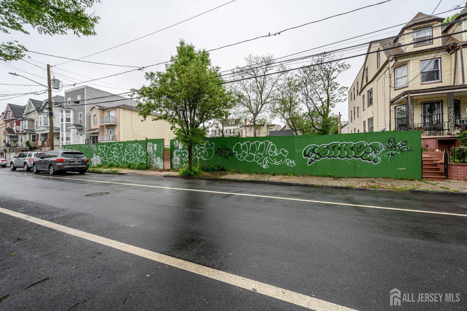 Newark, NJ 07107,222 N 6th AVE