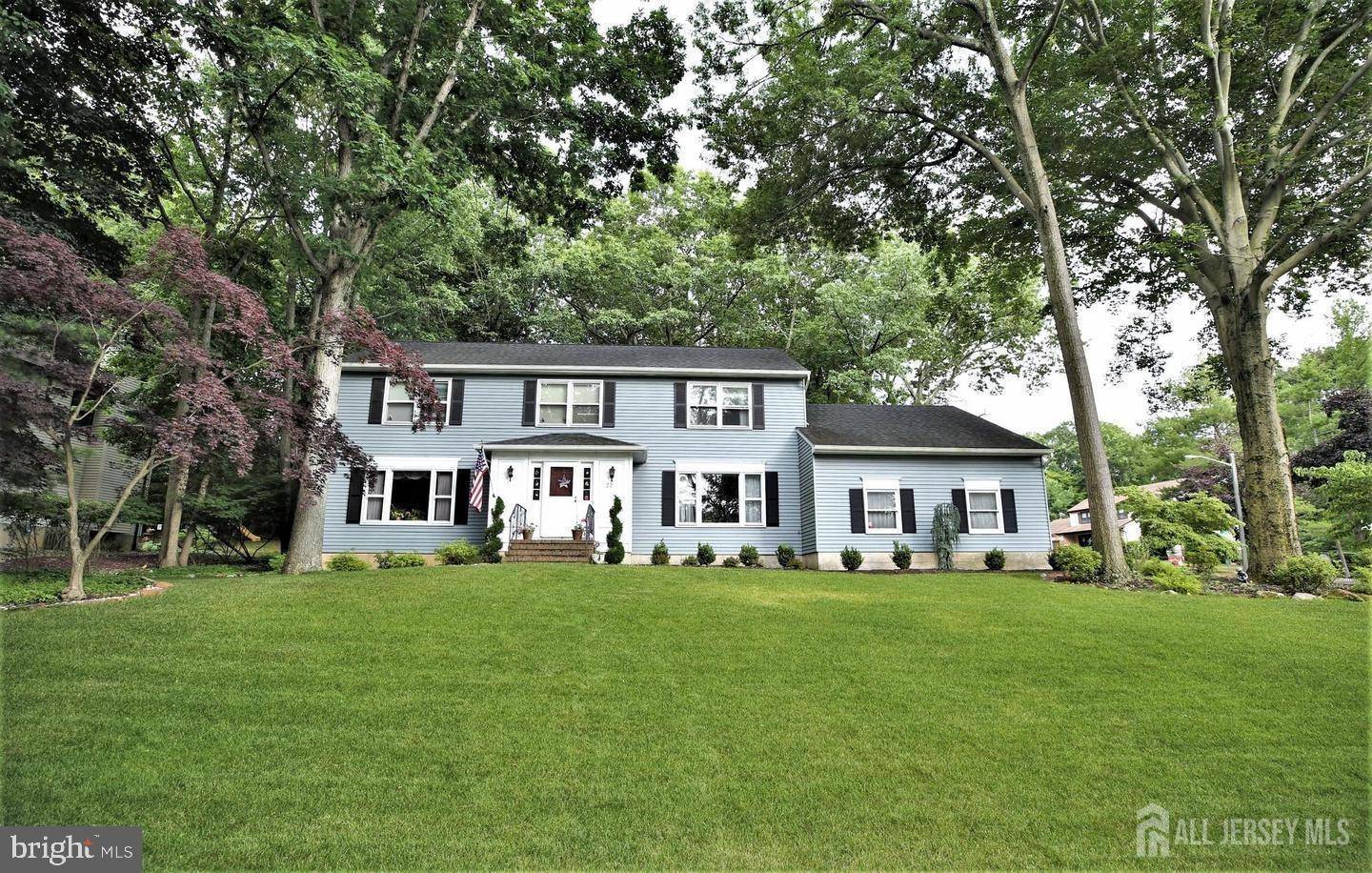 South Brunswick, NJ 08852,22 Woodgate DR
