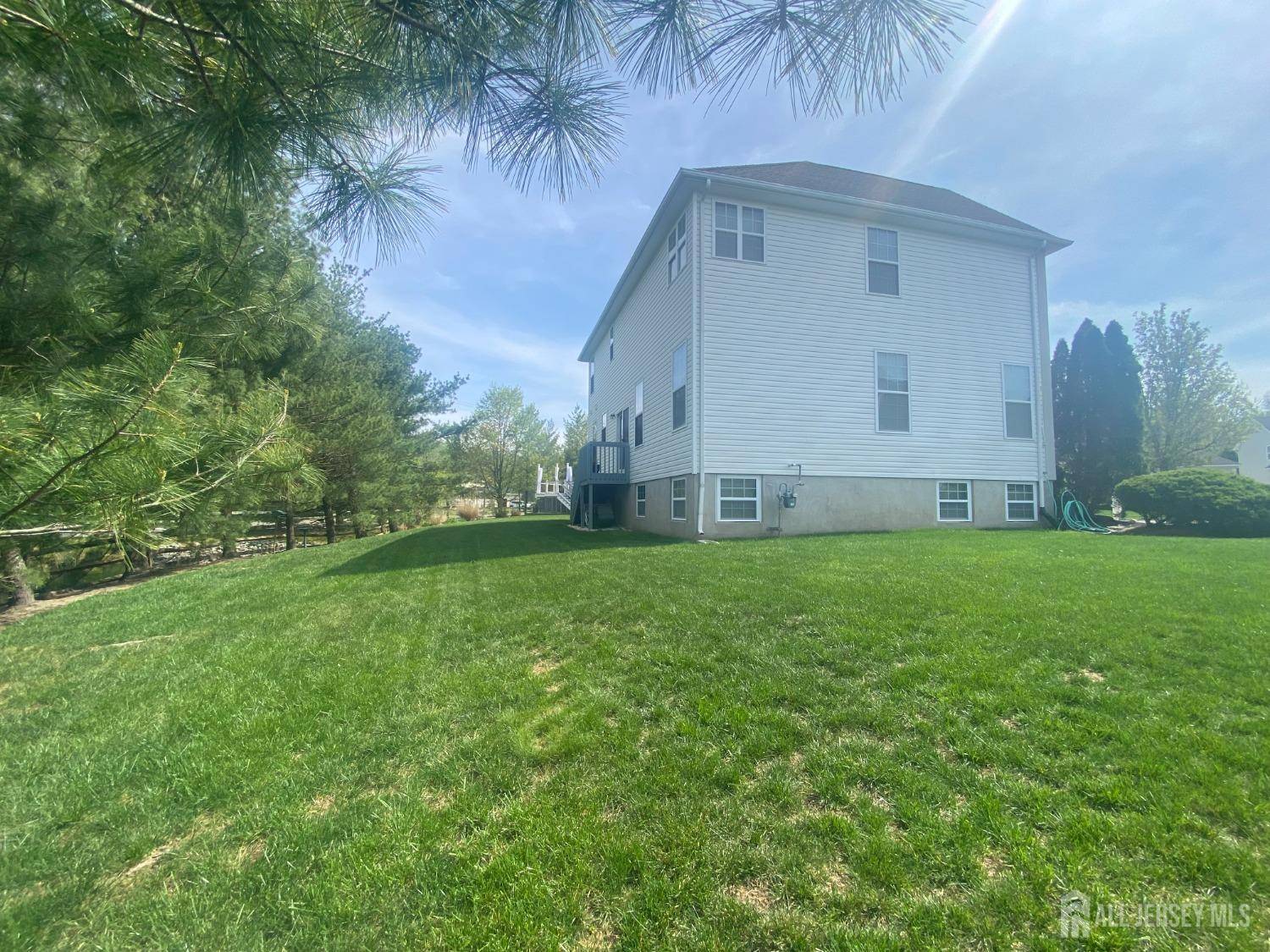 Monroe, NJ 08831,86 Eddington LN