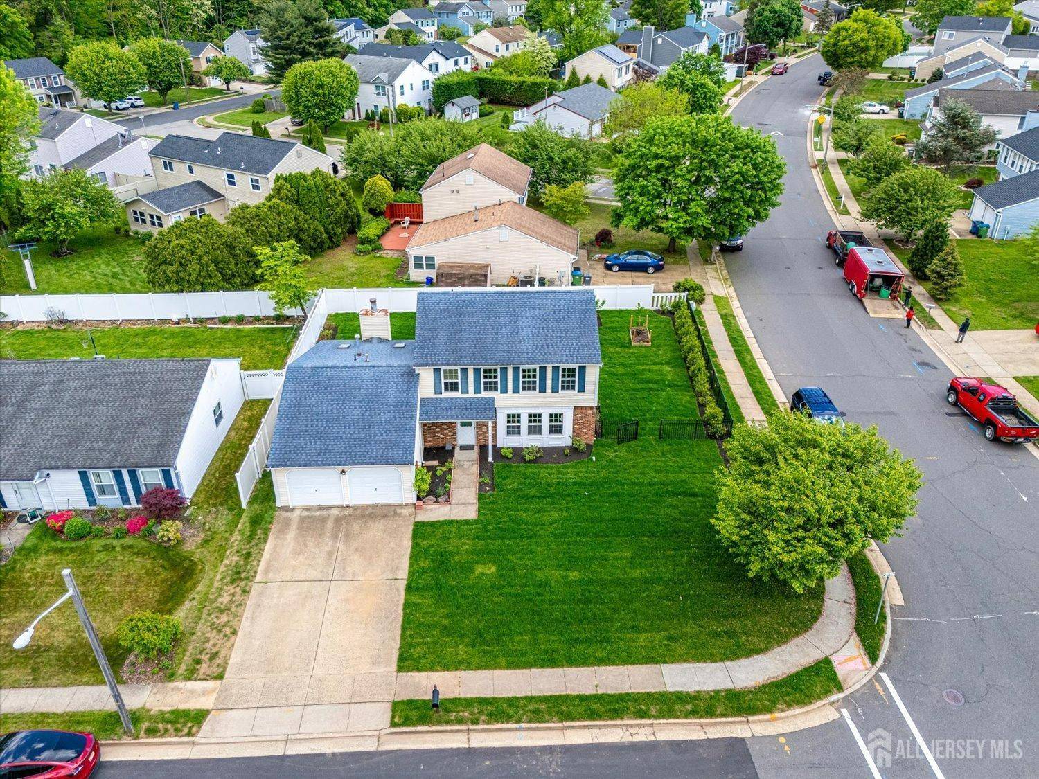 Edison, NJ 08820,40 Azalea DR