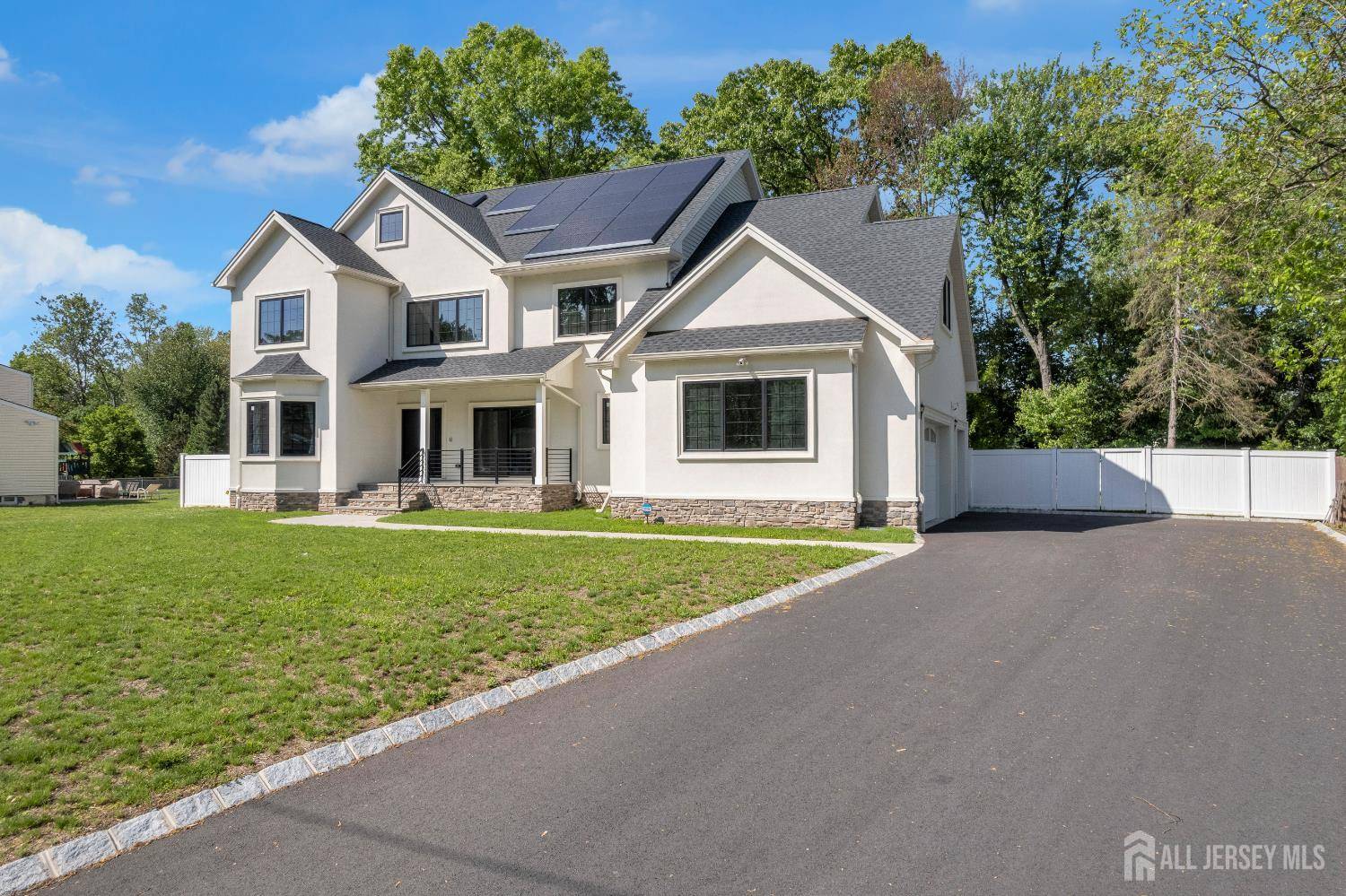 Edison, NJ 08820,26 Mary Ellen DR