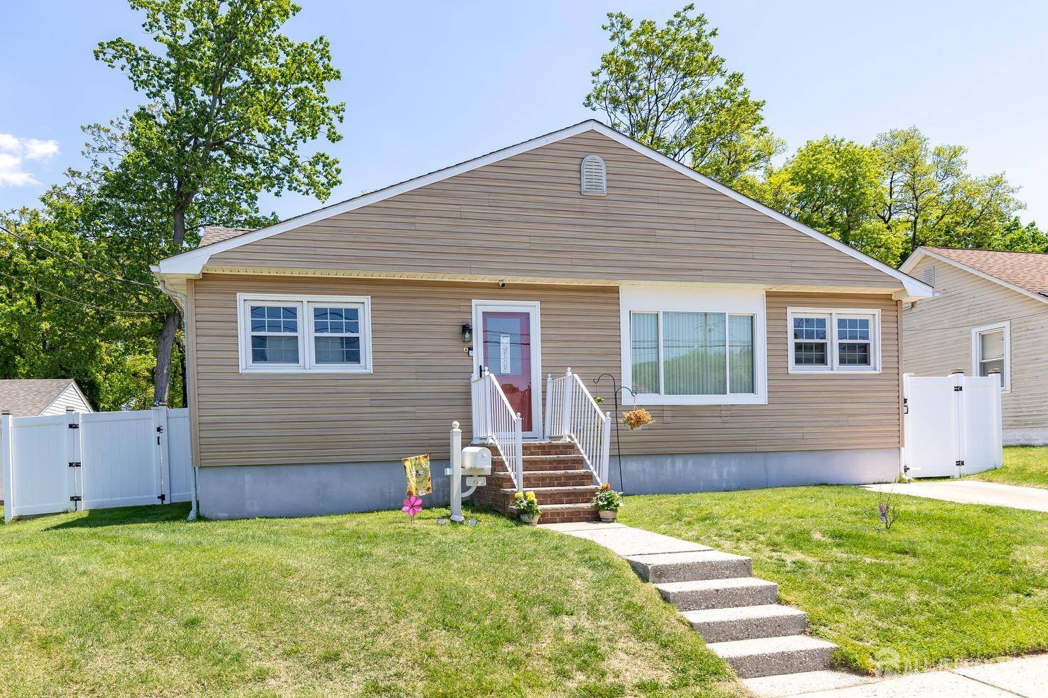 Parlin, NJ 08859,6 Woodlawn AVE