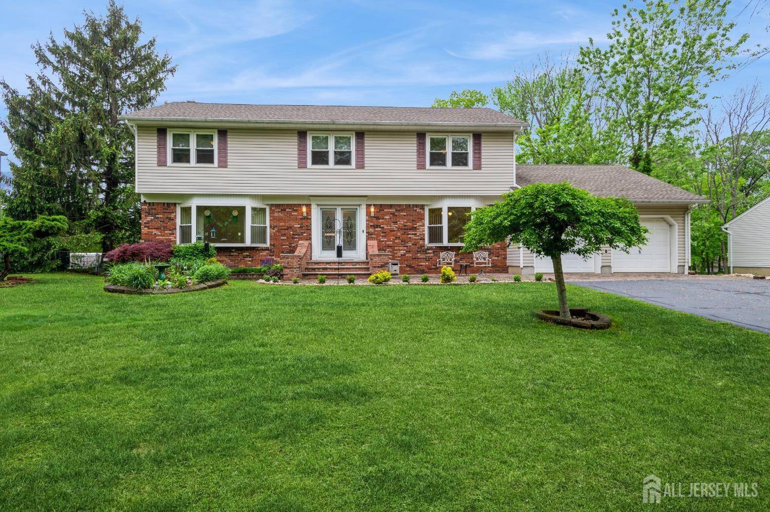 Old Bridge, NJ 07747,27 Briarwood DR