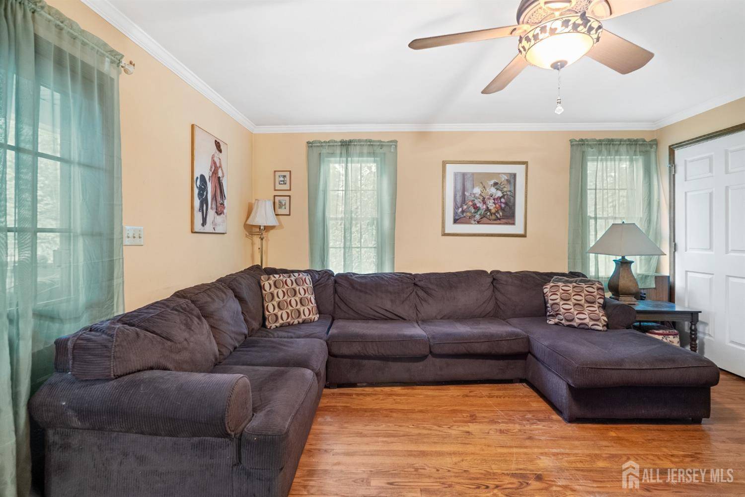 East Brunswick, NJ 08816,22 South DR