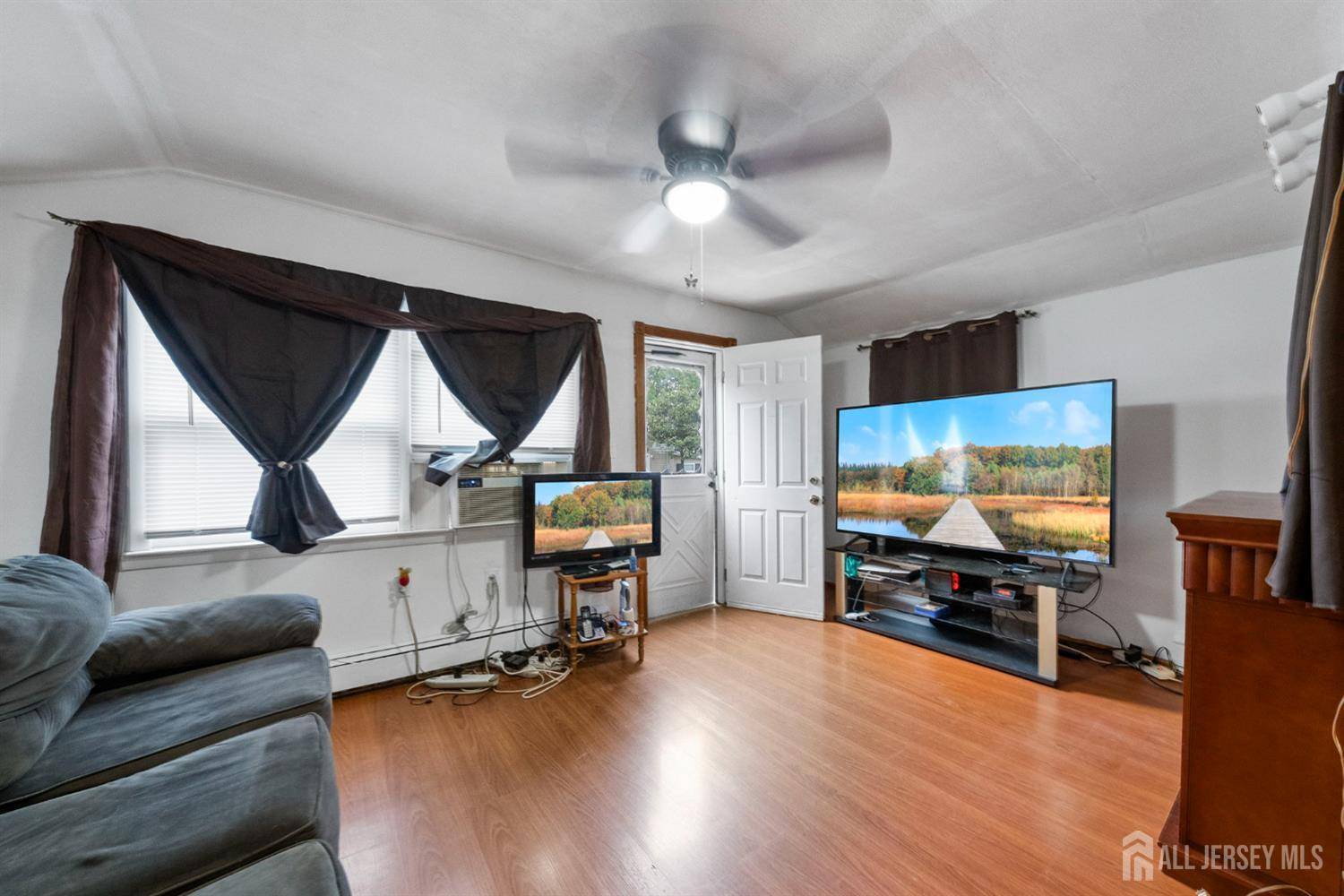 South Amboy, NJ 08879,809 summerfield AVE