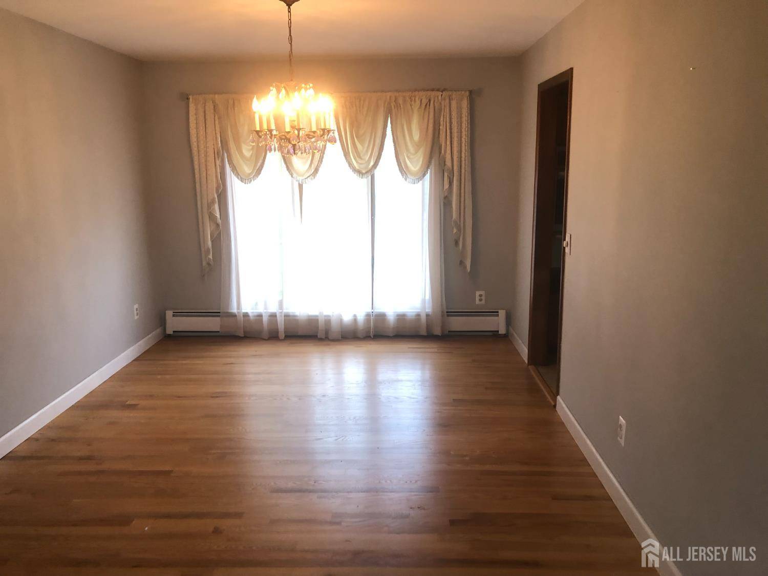 Edison, NJ 08817,41 Bartha AVE