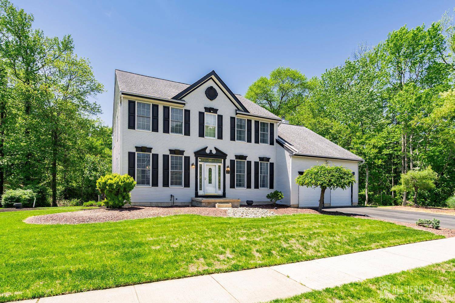 South Brunswick, NJ 08810,29 Debra DR