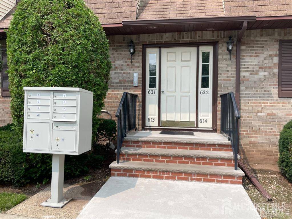 Edison, NJ 08817,622 Orlando ST