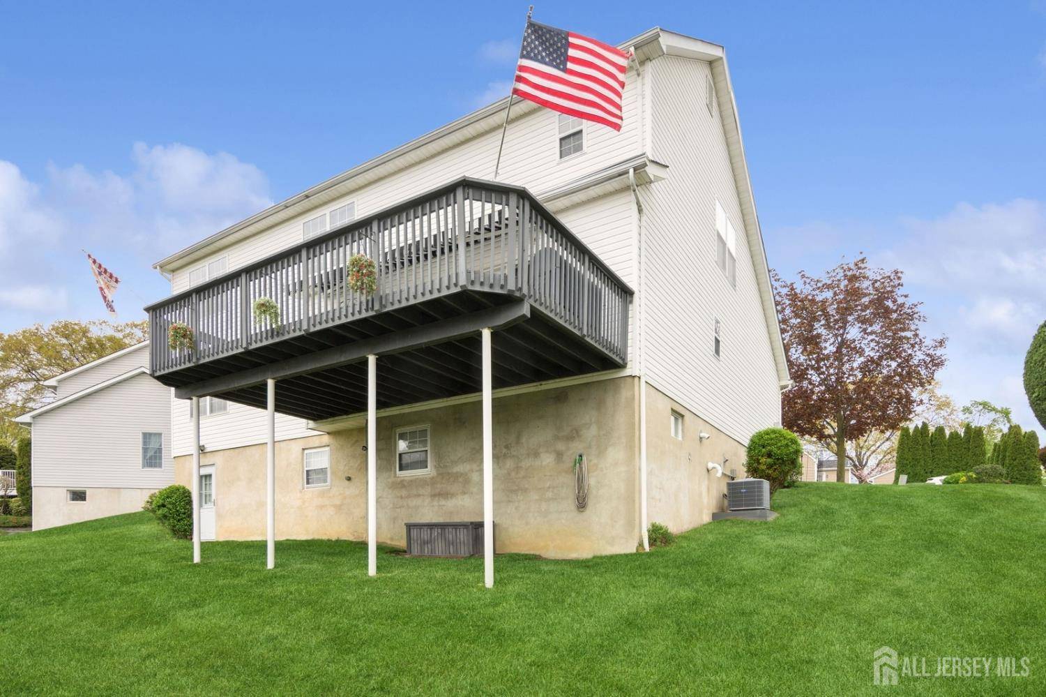 Sayreville, NJ 08872,25 Ridge AVE