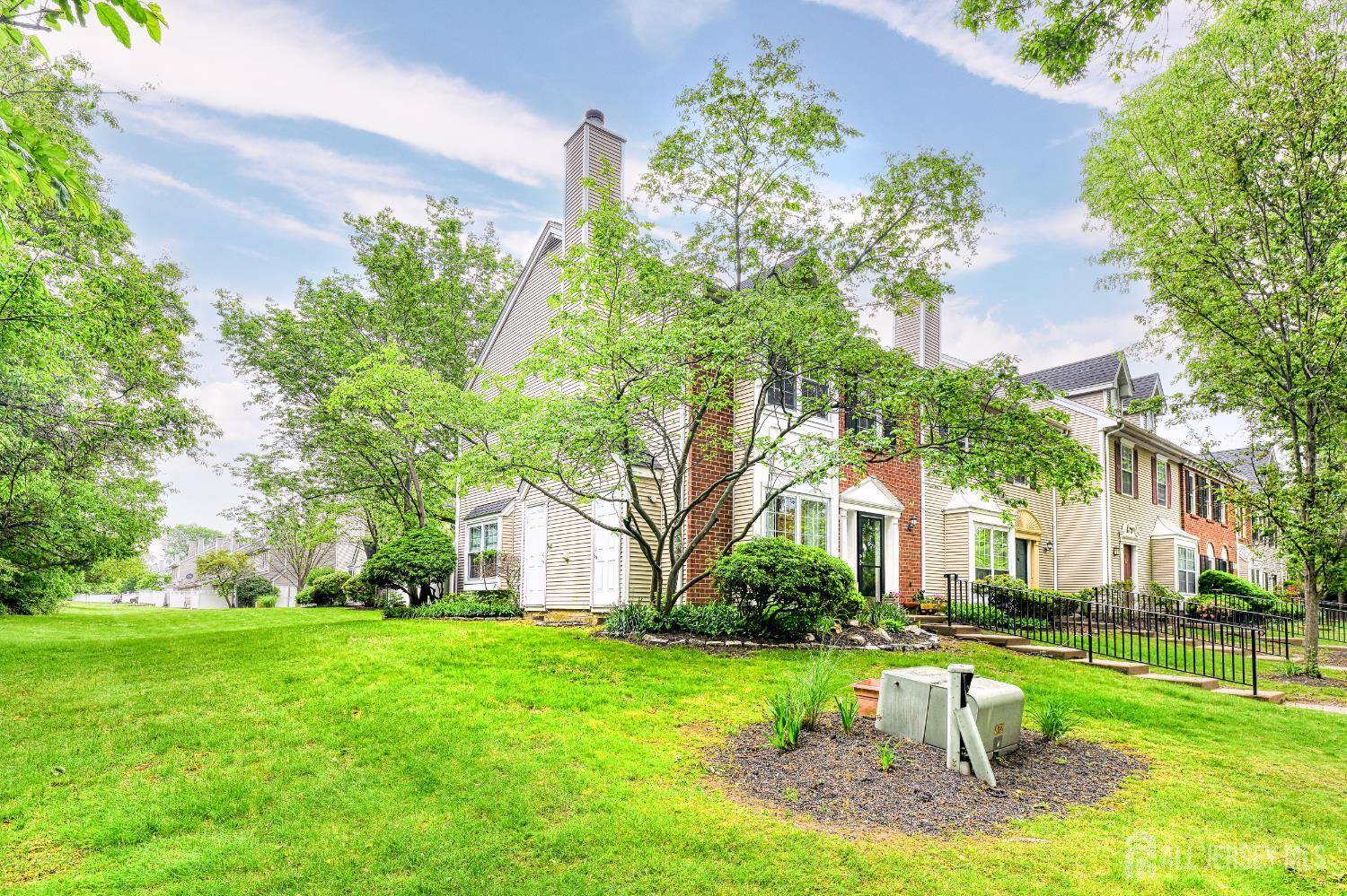 North Brunswick, NJ 08902,25 Sheffield CT
