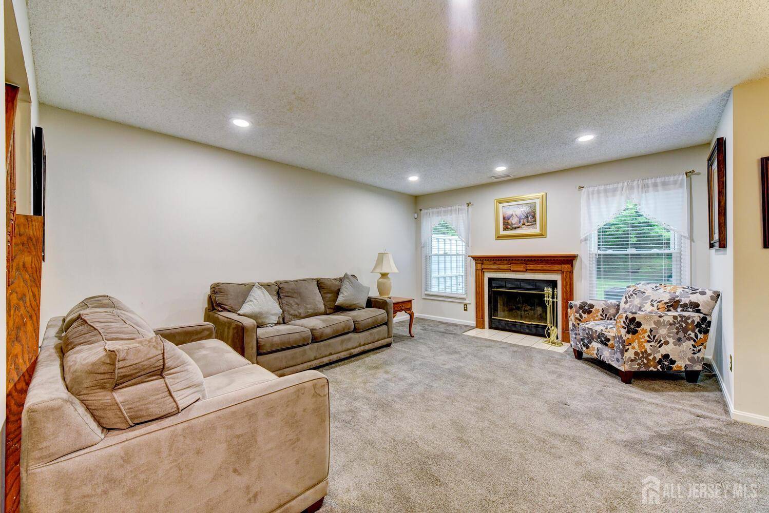 East Brunswick, NJ 08816,253 Rooney CT