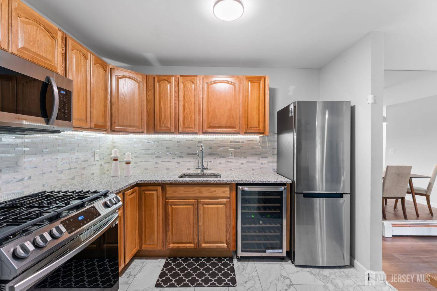 Woodbridge Proper, NJ 07095,609 Cricket LN
