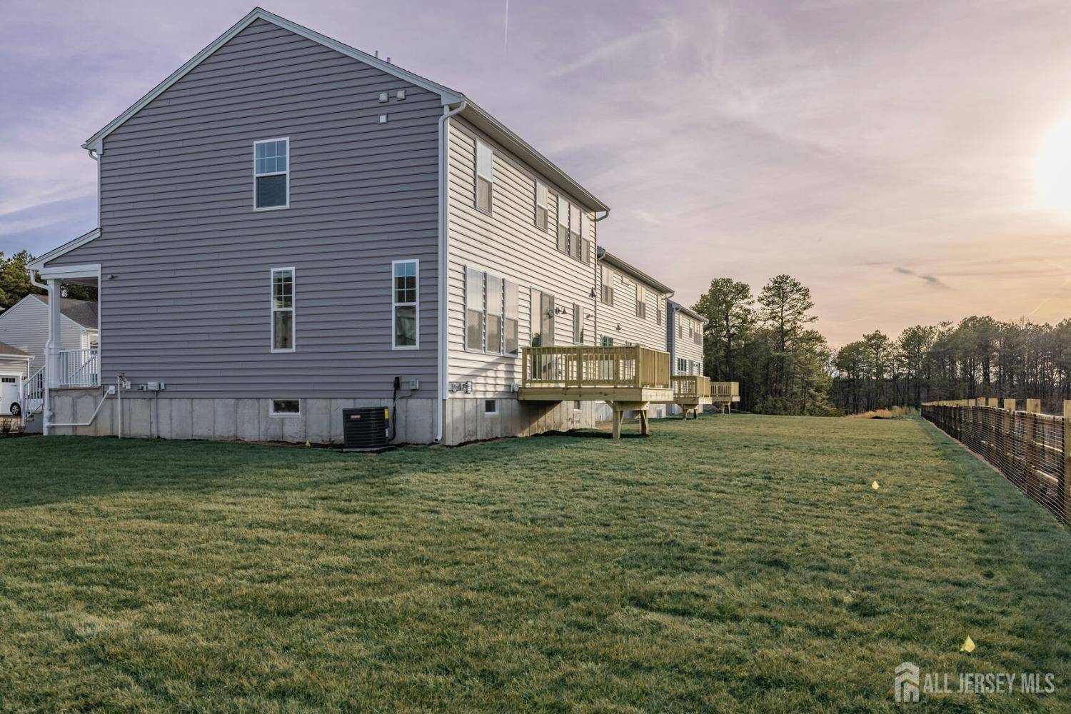 Old Bridge, NJ 08857,45 E VERBENA LN
