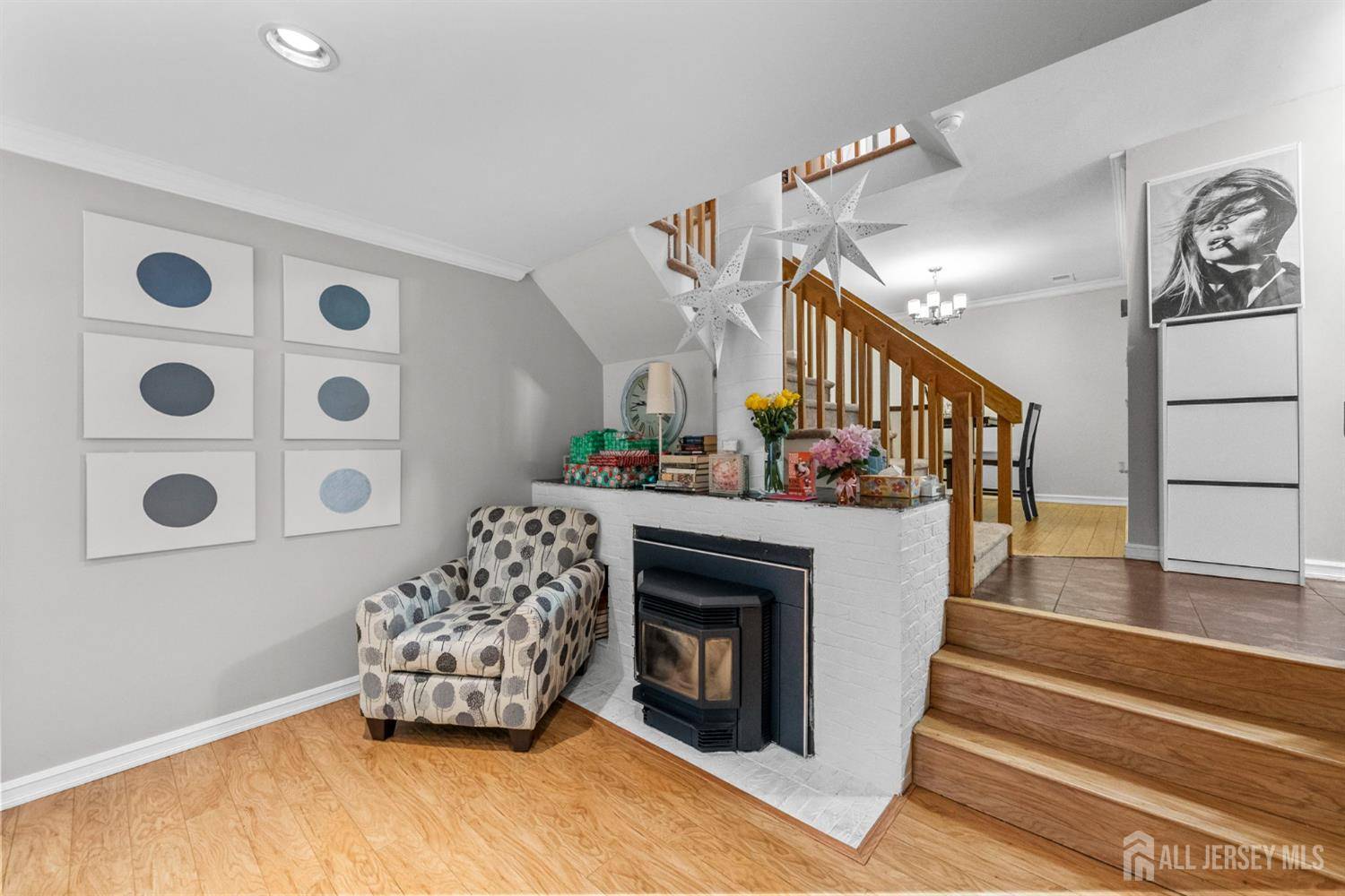 North Brunswick, NJ 08902,1058 Schmidt LN