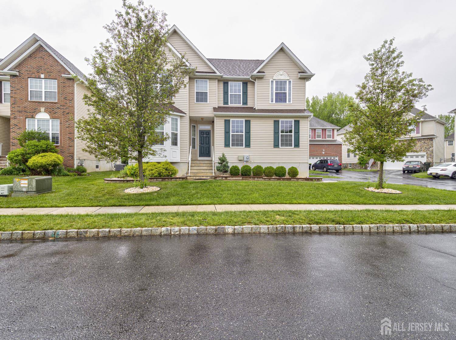 Monroe, NJ 08831,221 Morning Glory DR