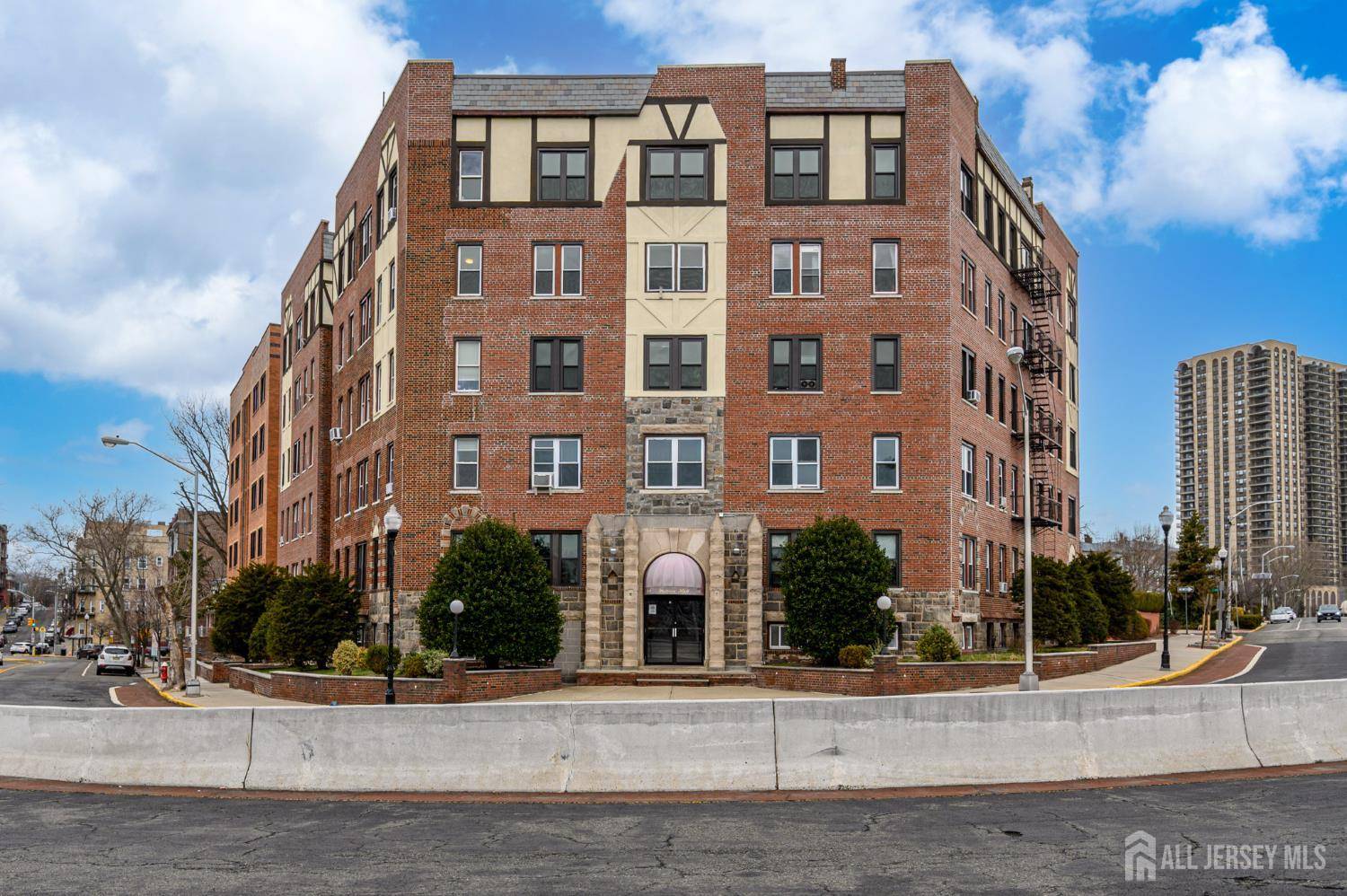 North Bergen, NJ 07047,7435 Boulevard East #34