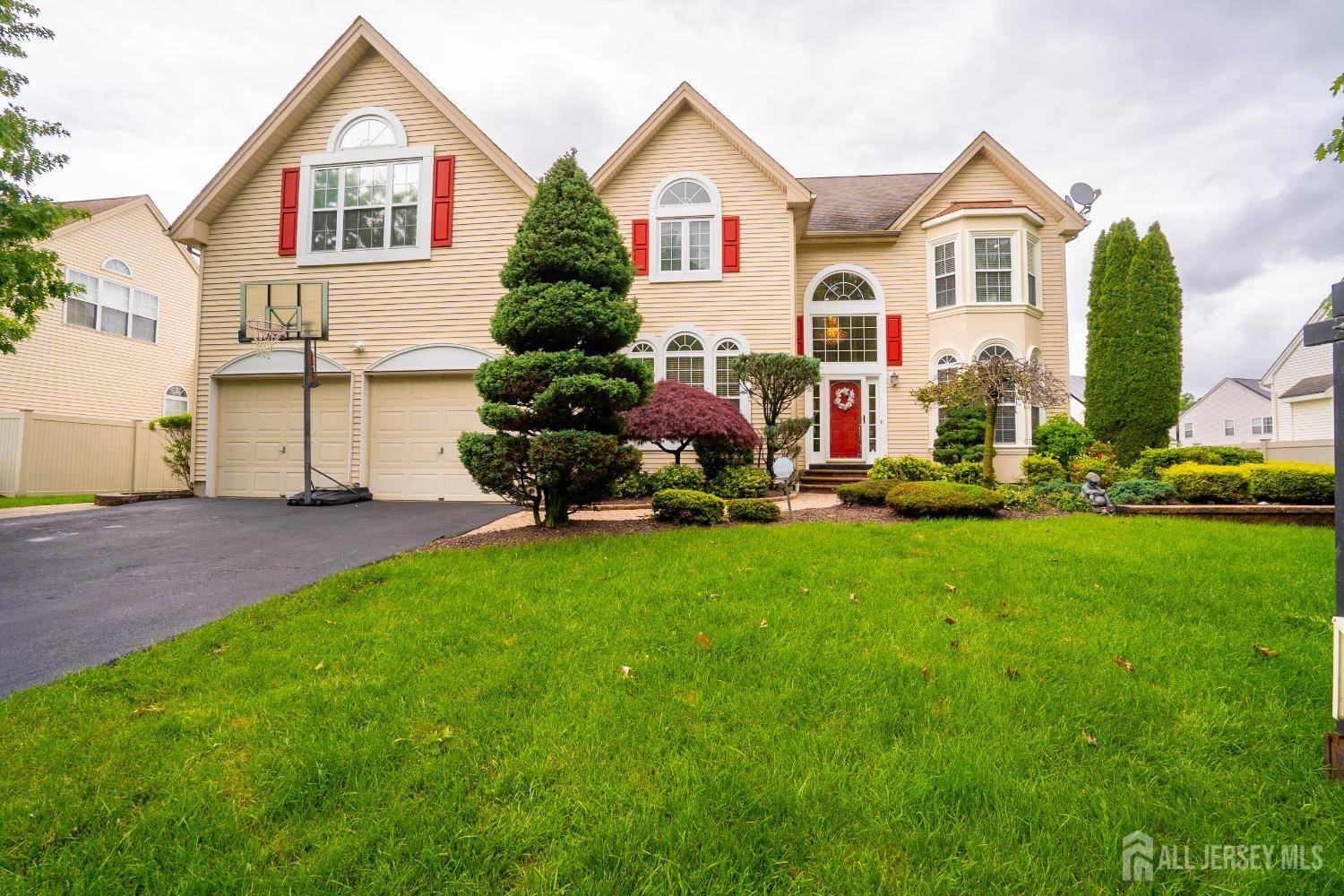 South Brunswick, NJ 08852,4 Bernadette CIR