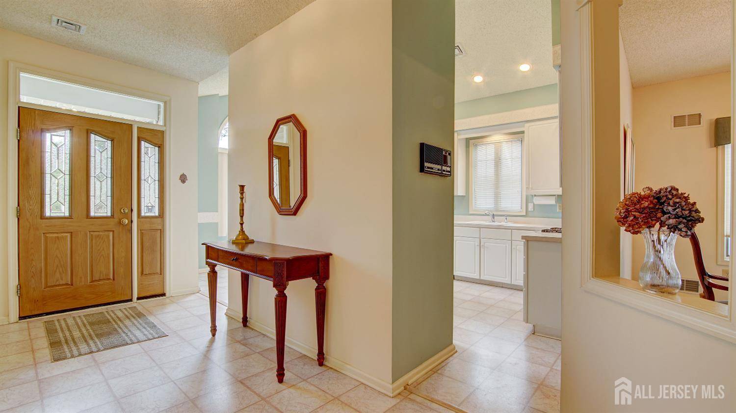 Monroe, NJ 08831,39 Leeds LN
