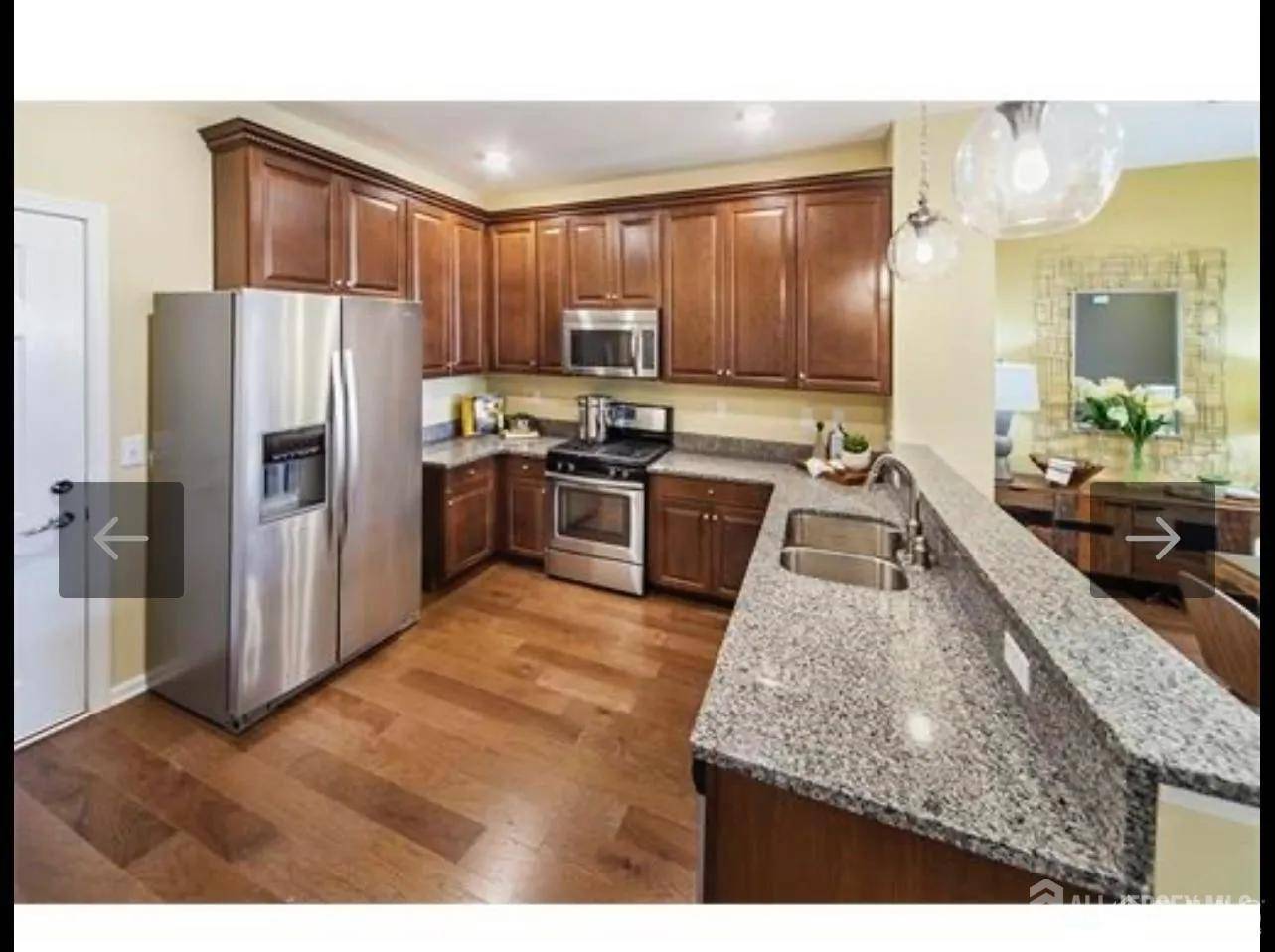 Highland Park, NJ 08904,1513 E Hudson CIR