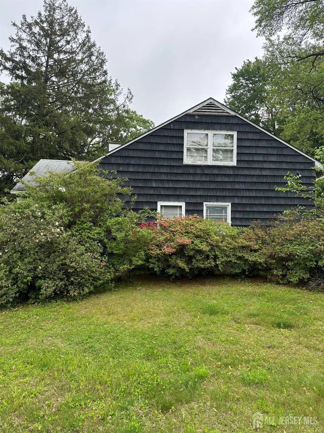 East Brunswick, NJ 08816,33 Lawrence Brook DR