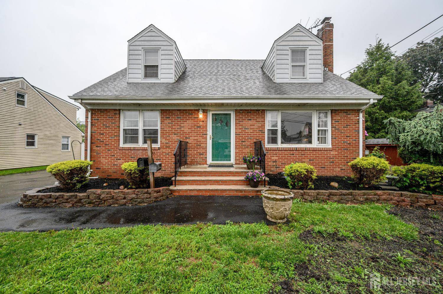 North Brunswick, NJ 08902,4 Ashwood PL