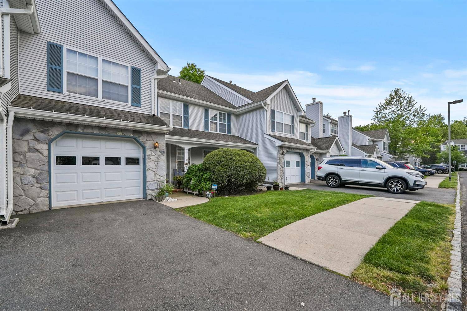 South Brunswick, NJ 08852,82 Heather CT
