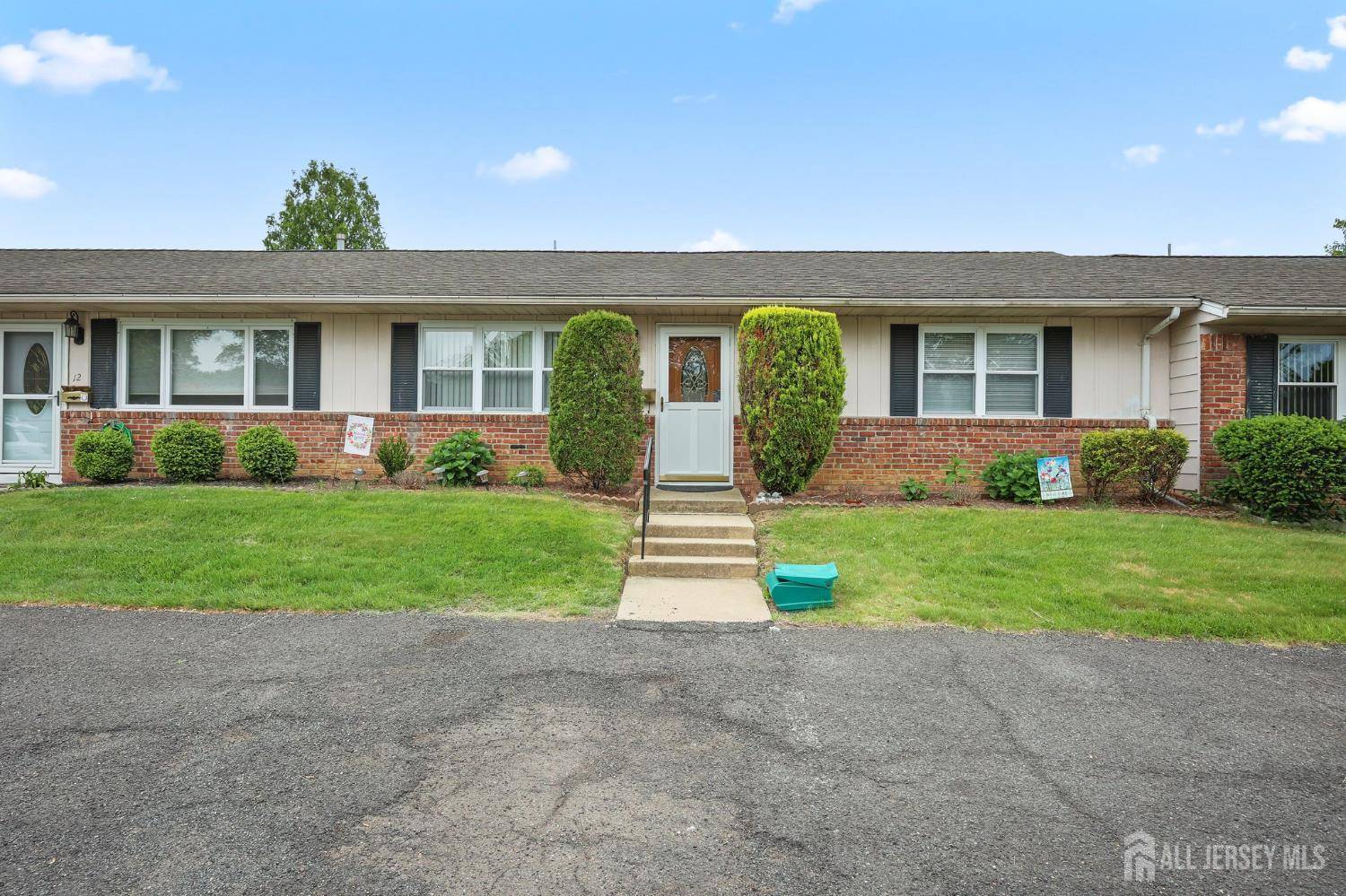 Old Bridge, NJ 07747,10 Nebraska DR