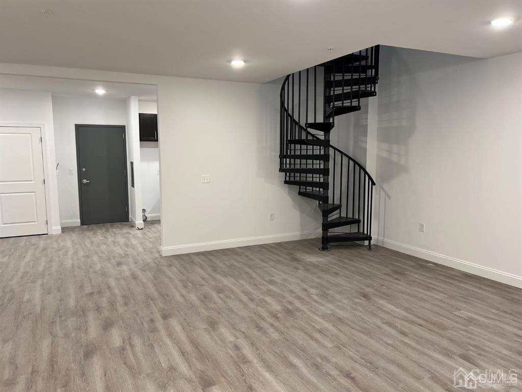 South River, NJ 08882,37 Main ST #15