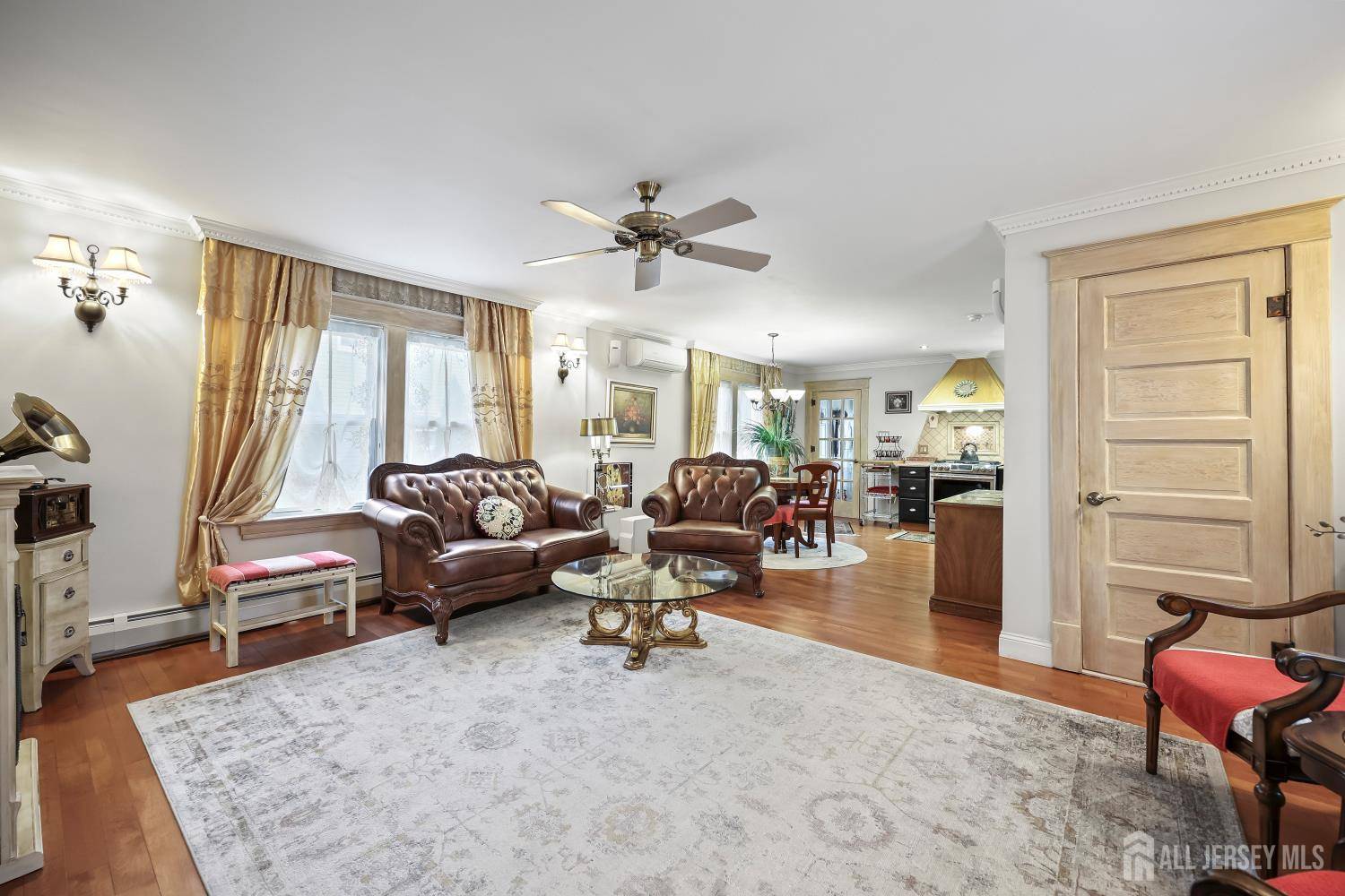 South Amboy, NJ 08879,365 E John ST