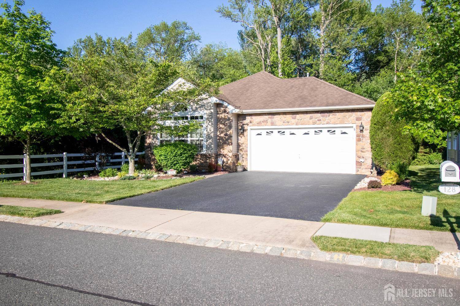 Monroe, NJ 08831,128 Fontaine CT