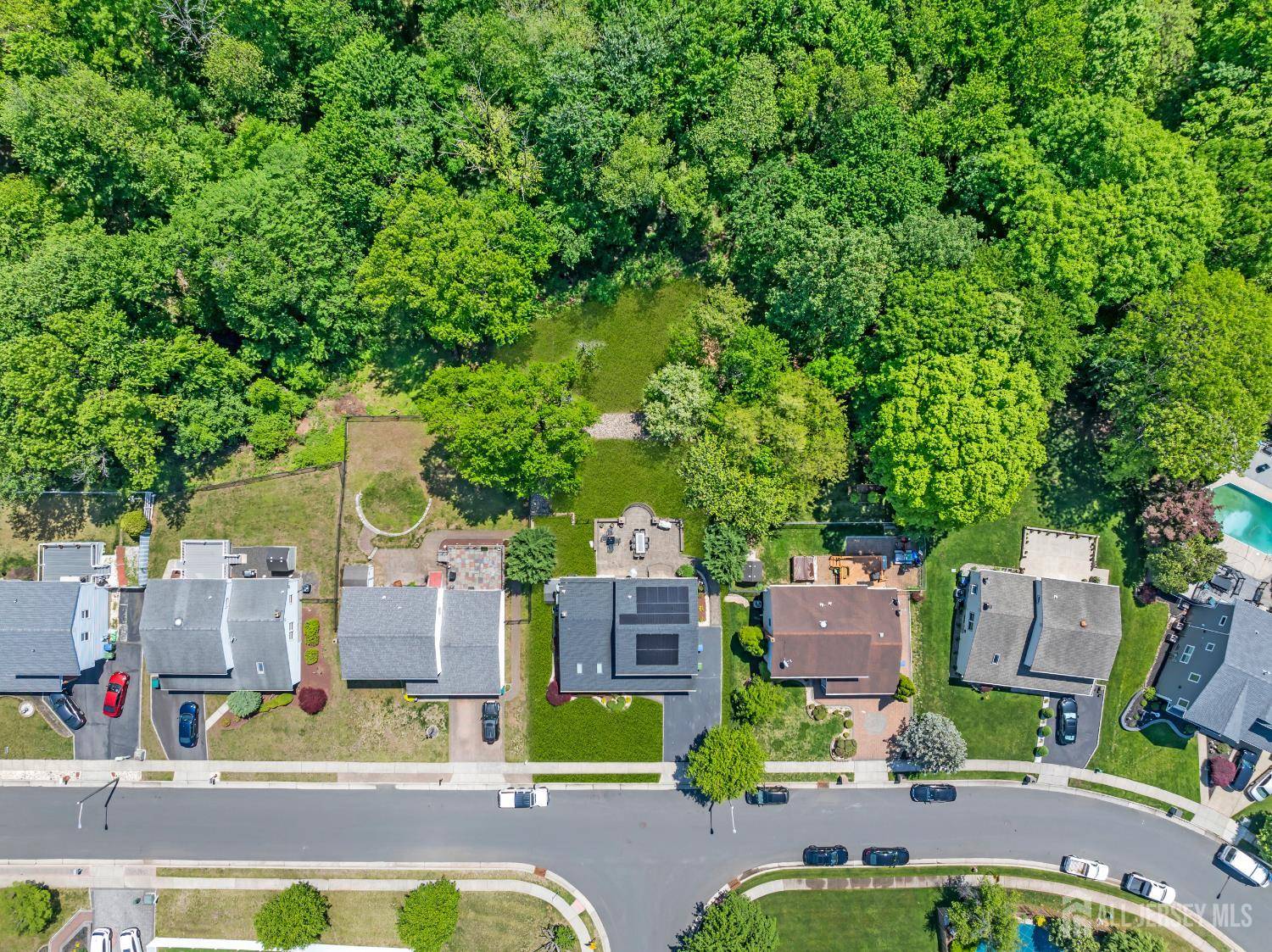Edison, NJ 08817,42 Ridge RD