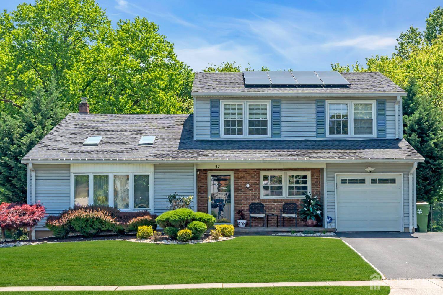 Edison, NJ 08817,42 Ridge RD