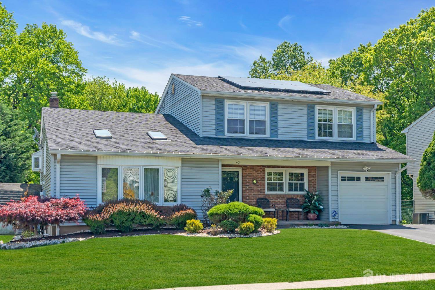 Edison, NJ 08817,42 Ridge RD