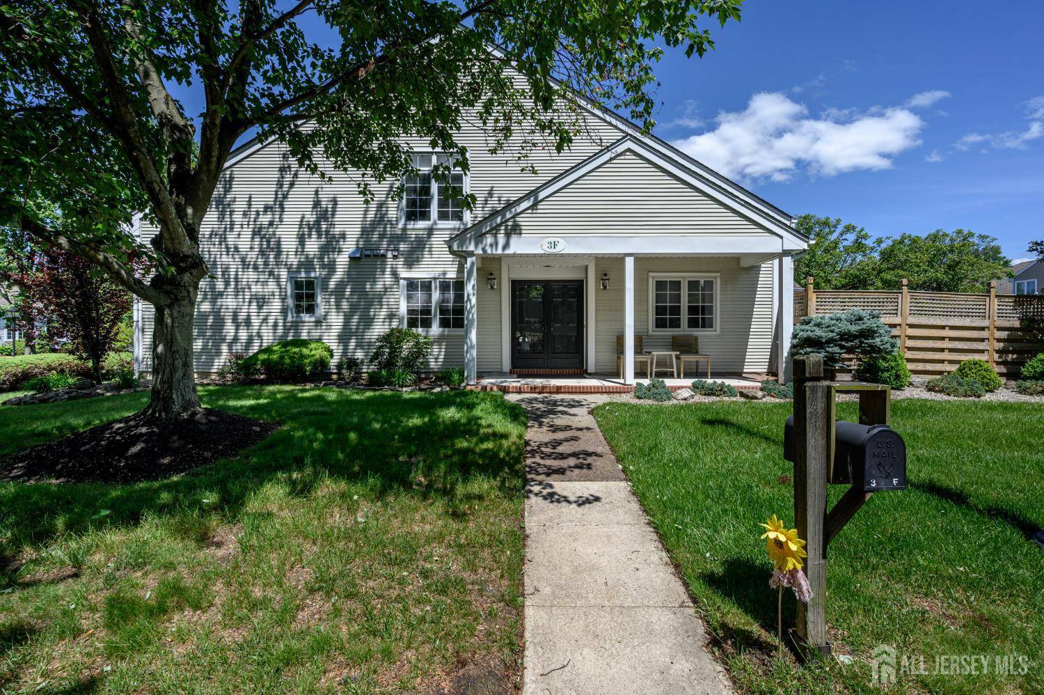 Monroe, NJ 08831,3-F Chadwick LN