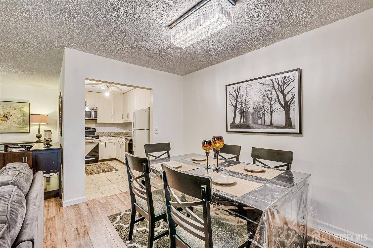 Linden, NJ 07036,10 N Wood AVE N #215