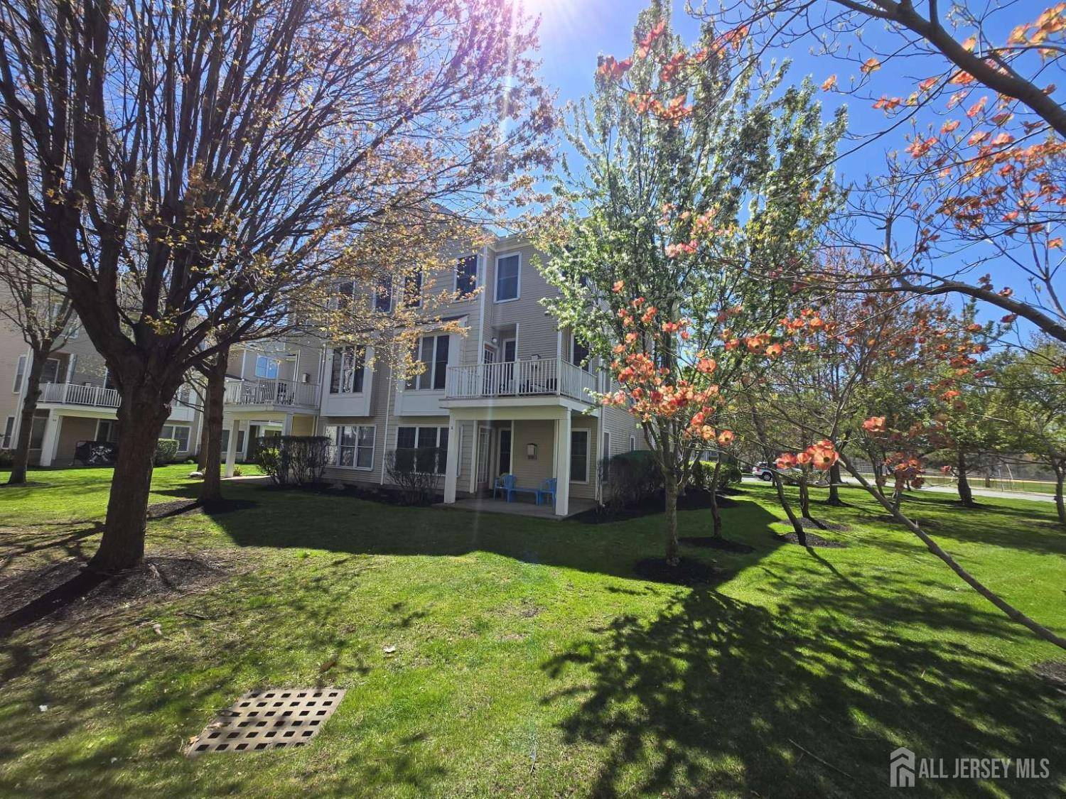South Amboy, NJ 08879,3 Great Beds WAY